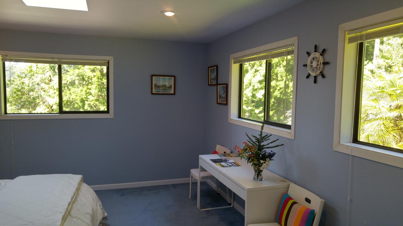 Sunshine Coast Treetop B&B Sechelt Exterior foto